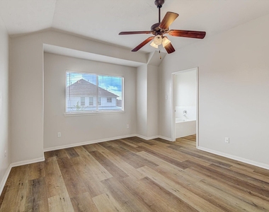 13983 Maximos Drive - Photo Thumbnail 17