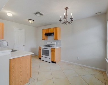 13983 Maximos Drive - Photo Thumbnail 6