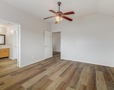 13983 Maximos Drive - Photo Thumbnail 18