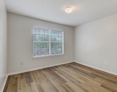 13983 Maximos Drive - Photo Thumbnail 28
