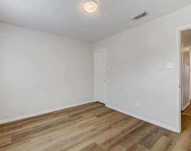 13983 Maximos Drive - Photo Thumbnail 29