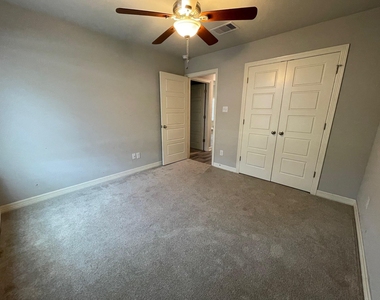 107 Freedom Drive - Photo Thumbnail 4