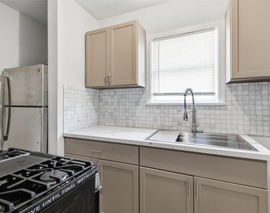 1008 Studewood Street - Photo Thumbnail 3