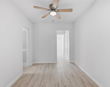 1008 Studewood Street - Photo Thumbnail 6