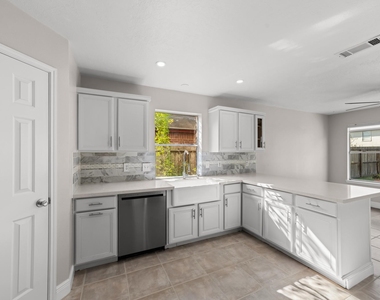 20322 Sabal Palms Drive - Photo Thumbnail 7