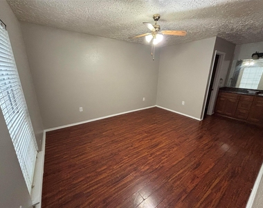 13015 Birch Grove Drive - Photo Thumbnail 4