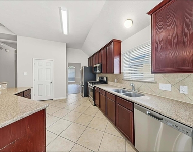 37 San Simeon Drive - Photo Thumbnail 6