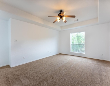 21706 Spring Vine Ln - Photo Thumbnail 17