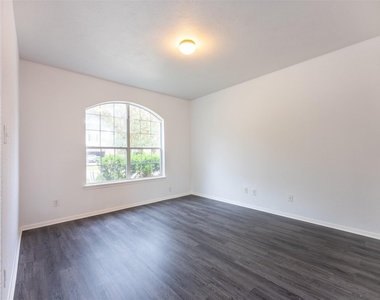 21706 Spring Vine Ln - Photo Thumbnail 13