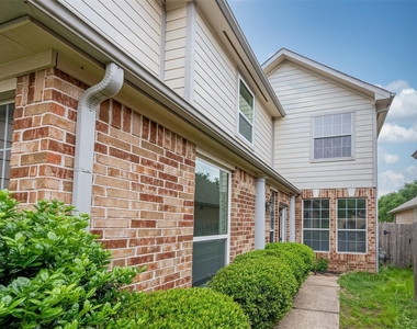 21706 Spring Vine Ln - Photo Thumbnail 3