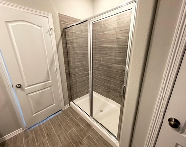 946 Redinger Ridge Drive - Photo Thumbnail 10
