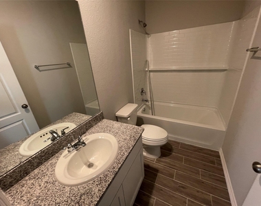 946 Redinger Ridge Drive - Photo Thumbnail 6