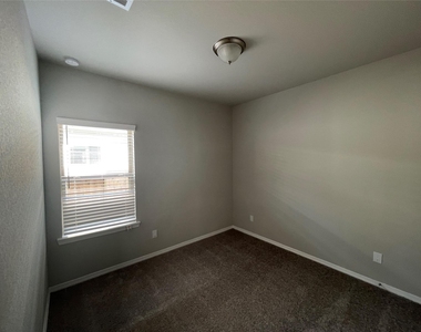 946 Redinger Ridge Drive - Photo Thumbnail 14