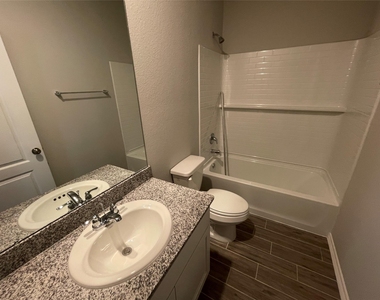946 Redinger Ridge Drive - Photo Thumbnail 12