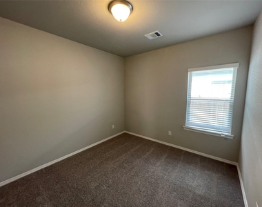 946 Redinger Ridge Drive - Photo Thumbnail 7