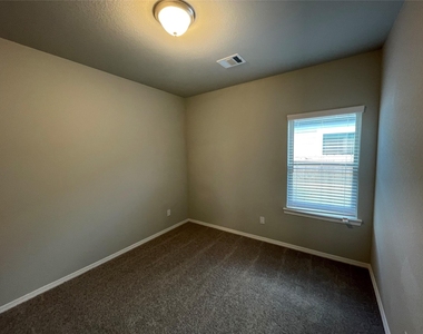 946 Redinger Ridge Drive - Photo Thumbnail 13