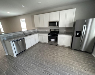 946 Redinger Ridge Drive - Photo Thumbnail 4