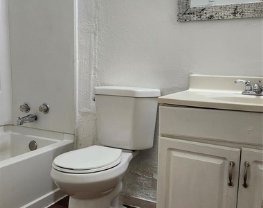 103 Avondale Street - Photo Thumbnail 8