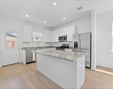 8006 Magnolia Praire Lane - Photo Thumbnail 7