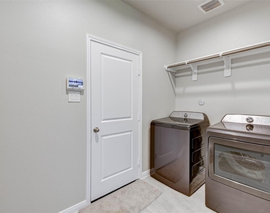11792 Whirlaway Drive - Photo Thumbnail 21