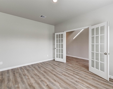11792 Whirlaway Drive - Photo Thumbnail 12