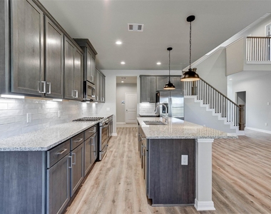 11792 Whirlaway Drive - Photo Thumbnail 8