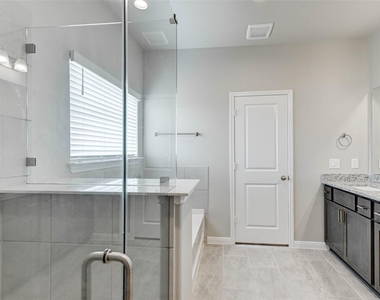 11792 Whirlaway Drive - Photo Thumbnail 30