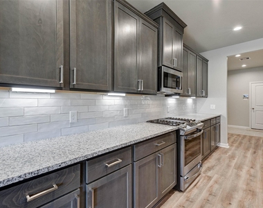 11792 Whirlaway Drive - Photo Thumbnail 9