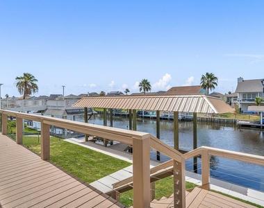 1264 Blue Heron Street - Photo Thumbnail 3
