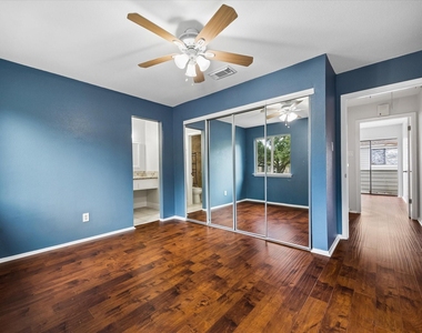 2313 Briarwest Boulevard - Photo Thumbnail 7