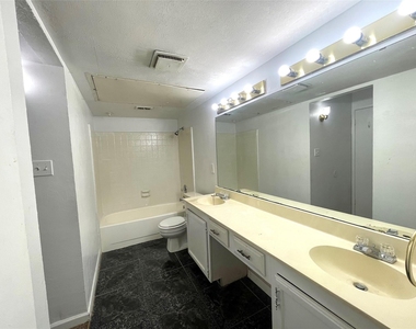 14109 Callahan Drive - Photo Thumbnail 4