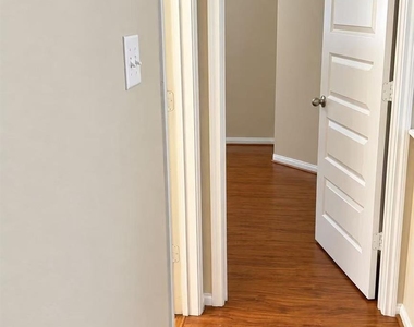 2311 Village Stone Court - Photo Thumbnail 16