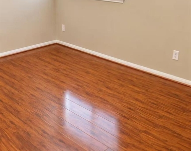 2311 Village Stone Court - Photo Thumbnail 13