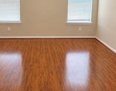 2311 Village Stone Court - Photo Thumbnail 14
