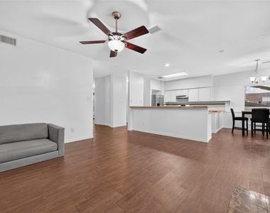 6311 Drake Elm Drive - Photo Thumbnail 13