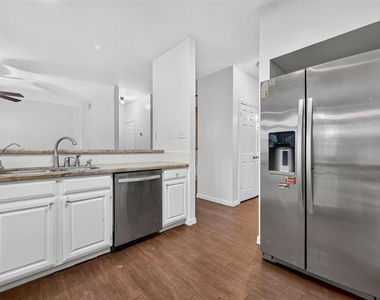 6311 Drake Elm Drive - Photo Thumbnail 18