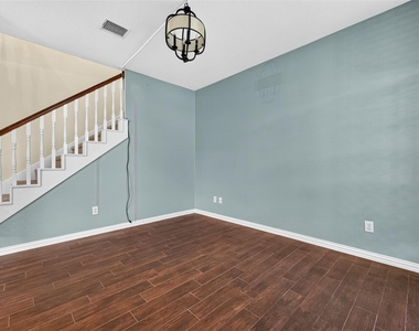 6311 Drake Elm Drive - Photo Thumbnail 5