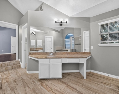 6311 Drake Elm Drive - Photo Thumbnail 46