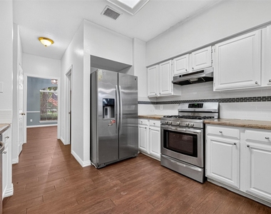 6311 Drake Elm Drive - Photo Thumbnail 19