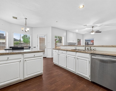 6311 Drake Elm Drive - Photo Thumbnail 17