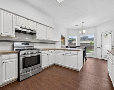 6311 Drake Elm Drive - Photo Thumbnail 16