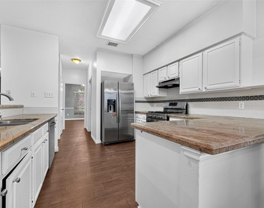 6311 Drake Elm Drive - Photo Thumbnail 20