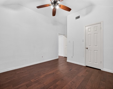 6311 Drake Elm Drive - Photo Thumbnail 30