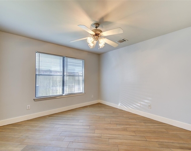 3604 Omeara Drive - Photo Thumbnail 13
