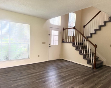 4819 Sunshine Drive - Photo Thumbnail 2