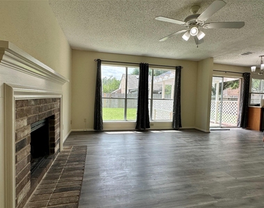 4819 Sunshine Drive - Photo Thumbnail 4