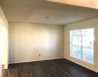 4819 Sunshine Drive - Photo Thumbnail 9