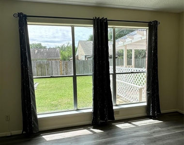 4819 Sunshine Drive - Photo Thumbnail 6