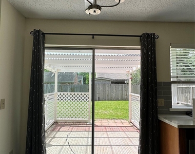 4819 Sunshine Drive - Photo Thumbnail 7