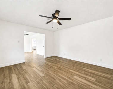 1206 Gary Avenue - Photo Thumbnail 4